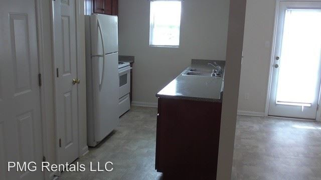 Building Photo - 9016 Whispering Pines Blvd