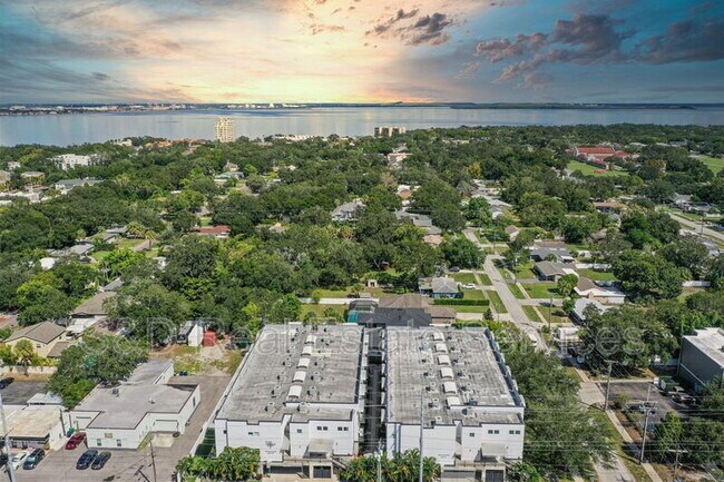 Building Photo - 5008 S MacDill Ave