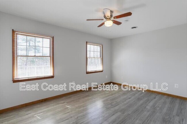 Foto del edificio - 4 Fleming Dr