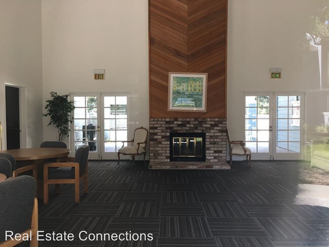 Building Photo - 1480 Four Oaks Cir