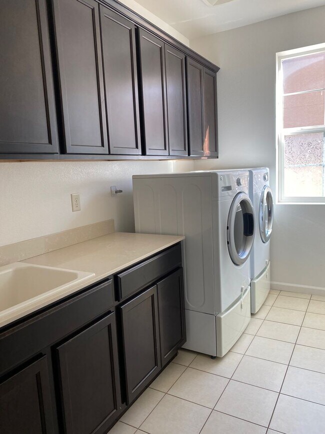 Building Photo - Beautiful One Story in Damonte Ranch