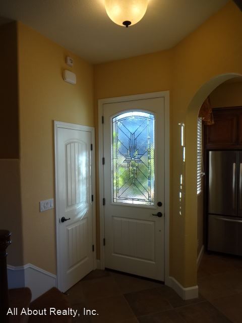 Building Photo - 3 br, 3 bath House - 7028 ORCHARD CIRCLE