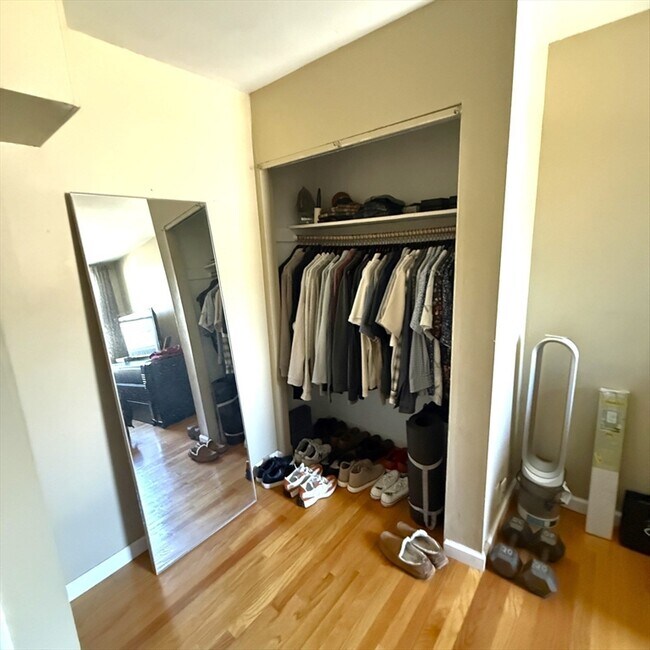 Foto del edificio - 518 E 3rd St