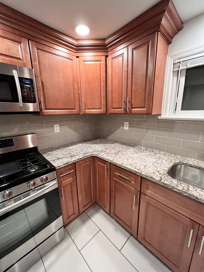 Building Photo - 85 Stuyvesant Ave
