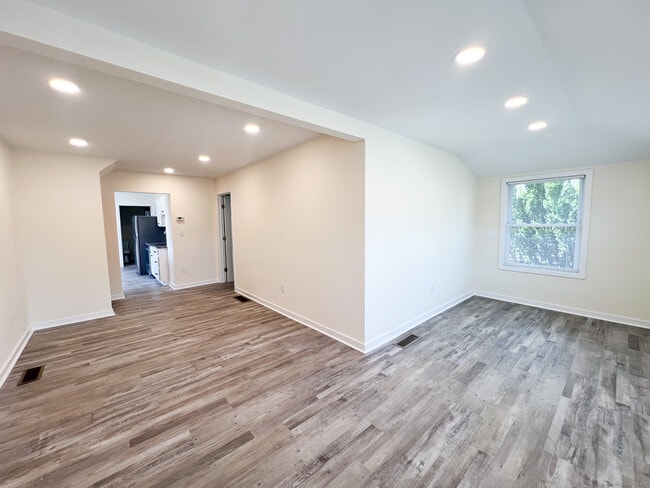 Building Photo - 353 Bridgeport Ave