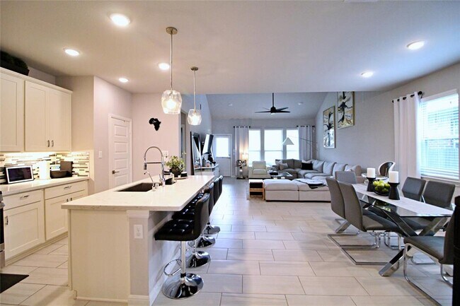 Building Photo - 8143 Bellwick Bay Ct