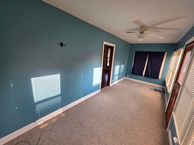 Building Photo - Beautiful 2 bed, 1 bath - HOUSE FOR RENT