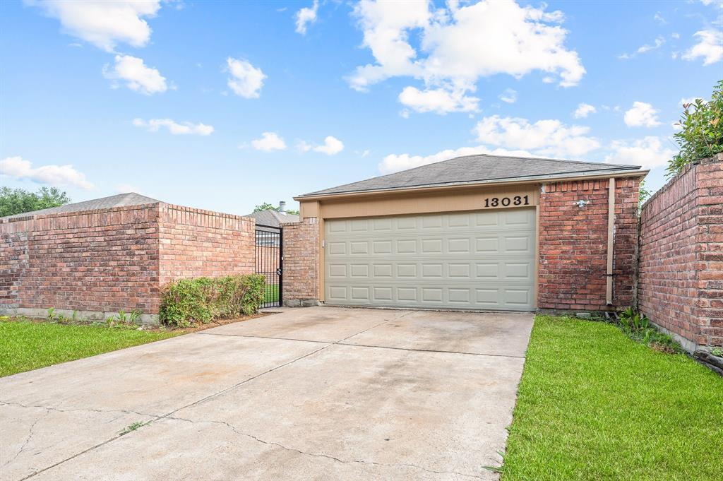 Foto principal - 13031 Newbrook Dr