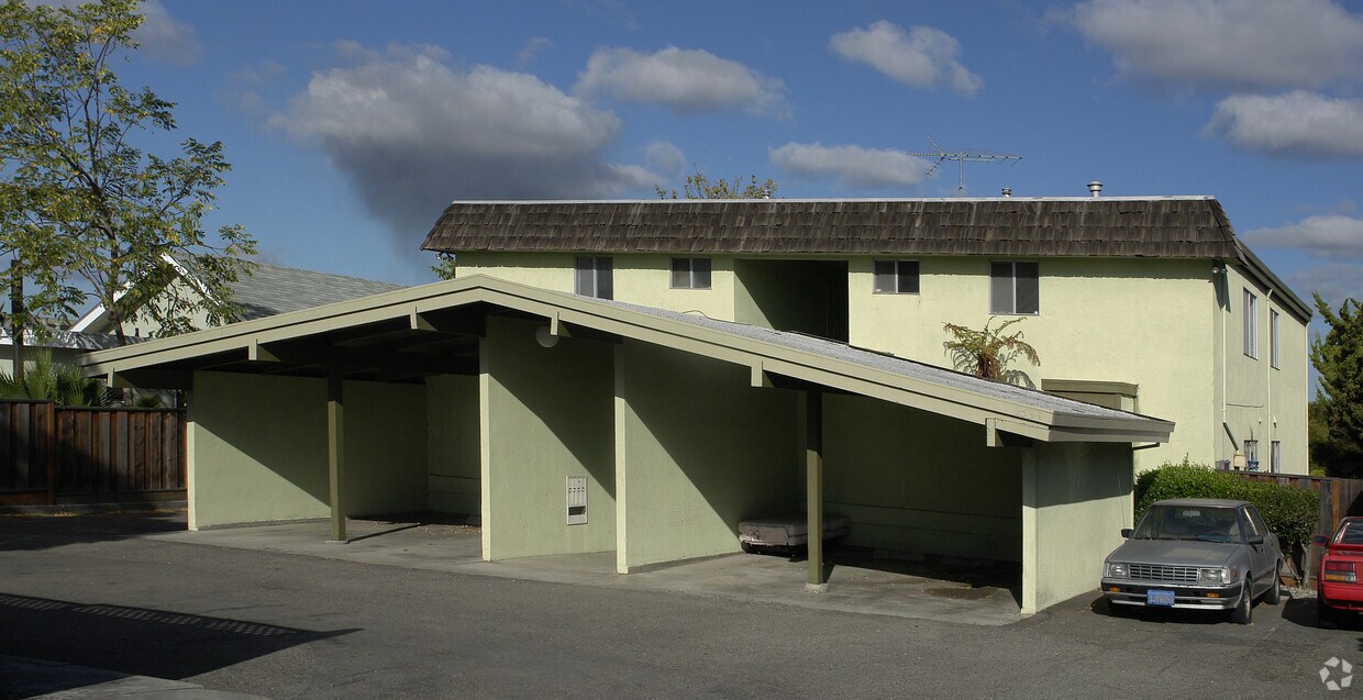 Primary Photo - 2536 Grove Way