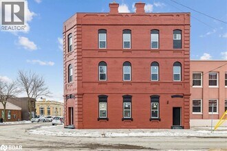 Building Photo - 68 Peel St