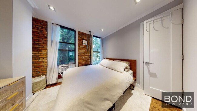Foto del edificio - 334 E 6th St