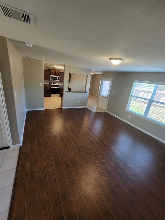 Foto del edificio - 24311 Sandhill Trails Ct