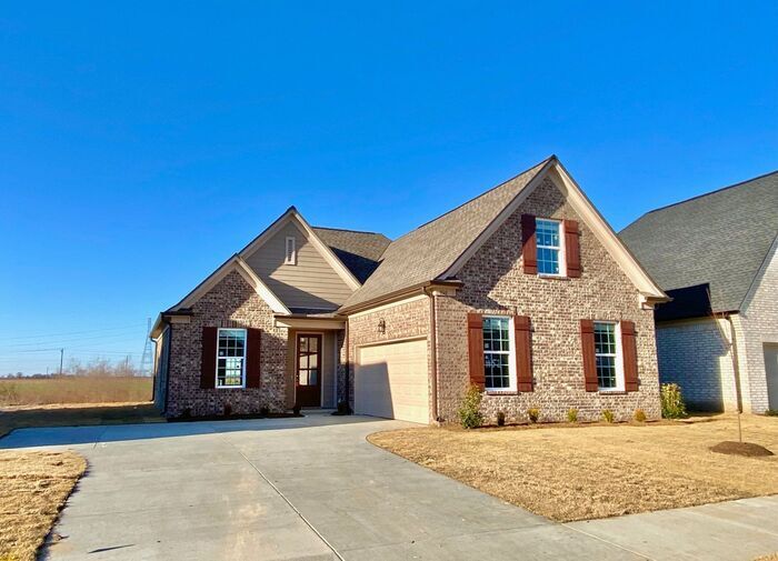 5561 Lakeside Cir W, Walls, MS 38680 House for Rent in Walls, MS