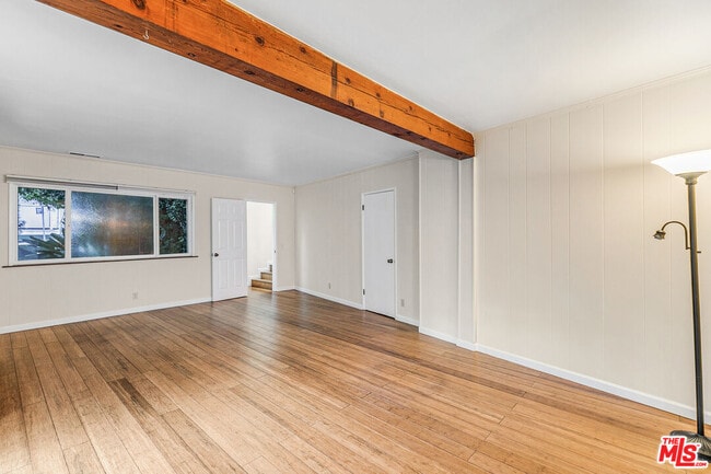 Building Photo - 2700 Rinconia Dr