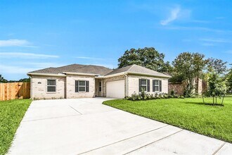 Building Photo - 11615 Moltere Dr