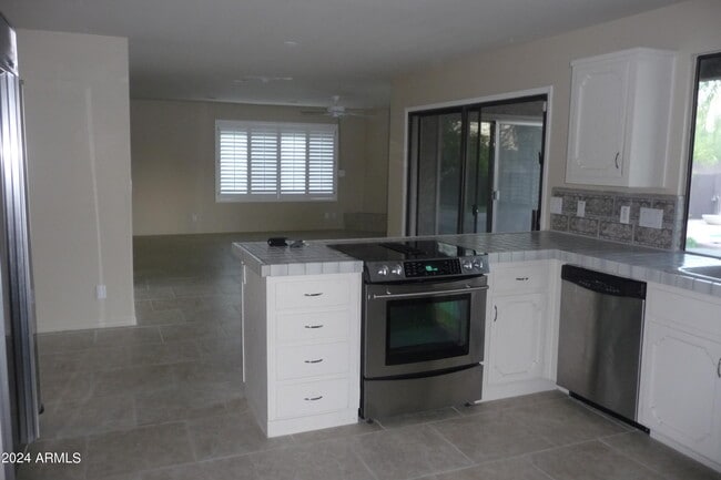 Foto del edificio - 6141 N 34th Pl