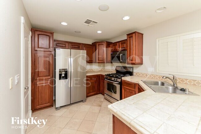 Foto del edificio - 5632 N Balsam St