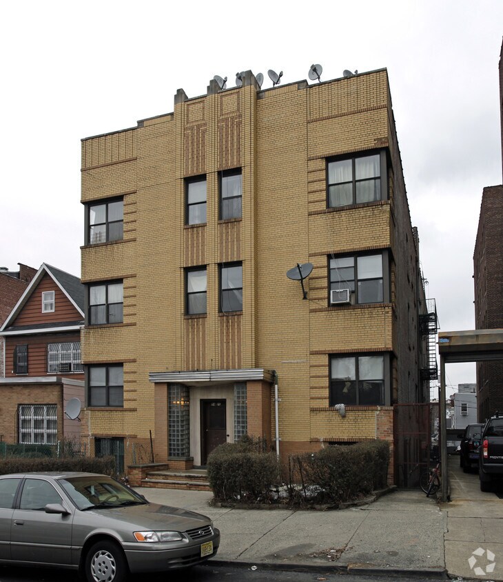 Building Photo - 84-86 Highland Ave