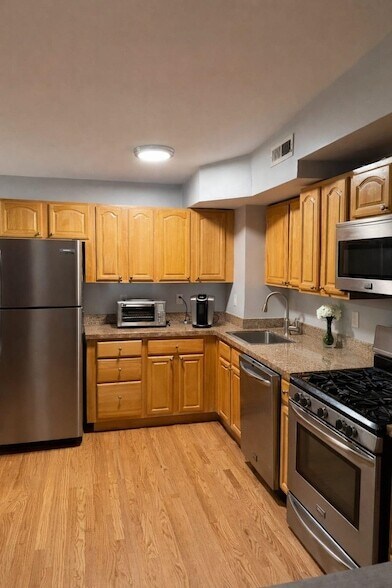 Photo - 711 Bloomfield St Townhome