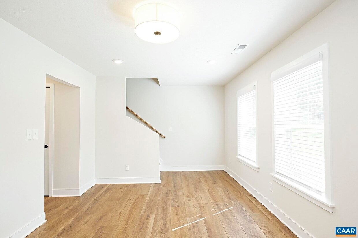 Foto principal - 917 Belmont Ave