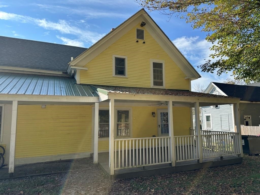 Primary Photo - 11 Russell Ave