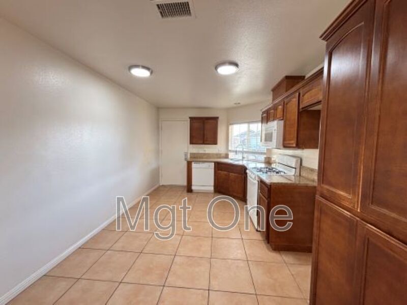 Foto principal - 1498 Olivecrest Way