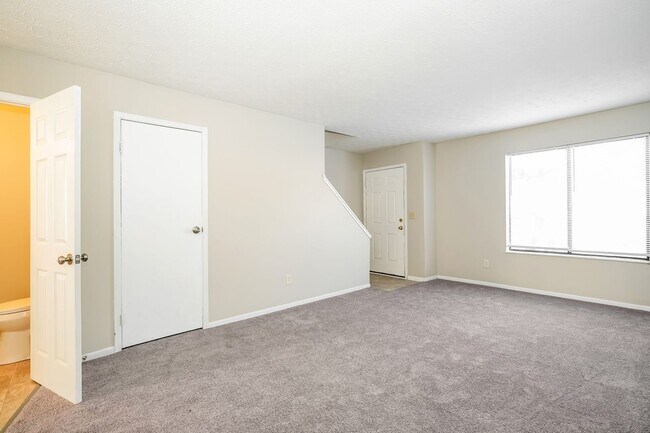 Foto del edificio - 6274-6280-6280 Cherylbrook Ln