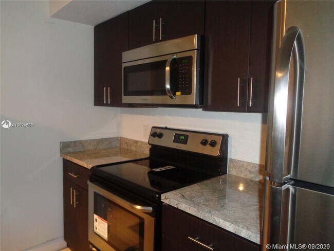 Foto del edificio - 2871 NW 18th Ct
