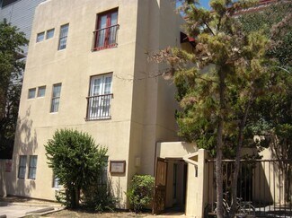 Building Photo - 712 W 21st St