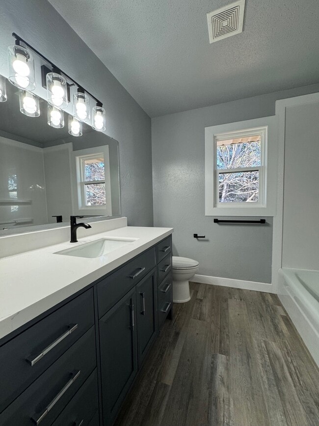 Foto del edificio - 2404 N 7th St