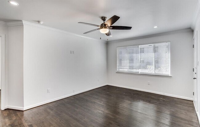 Building Photo - 4302 McKinney Ave