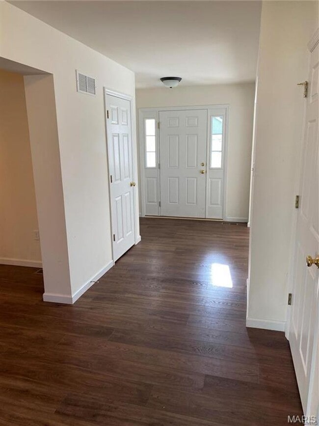 Foto del edificio - This home combines space, comfort, and convenience in one exceptional package.