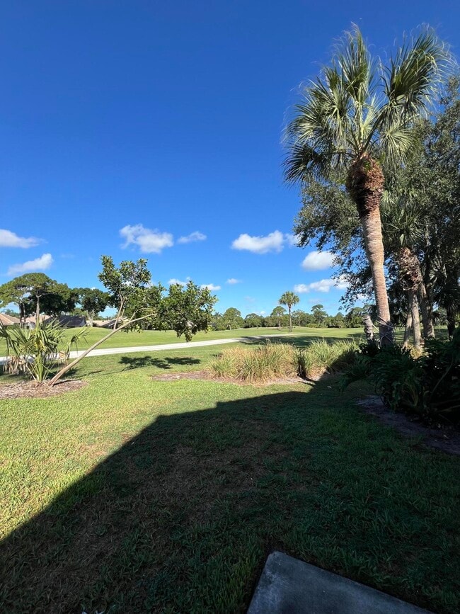 Foto del edificio - 161 SW Palm Dr