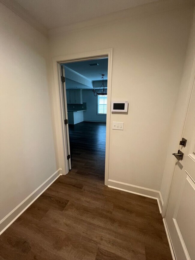 Foto del edificio - Available May!