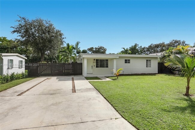 Building Photo - 6511 SW 64th Ct