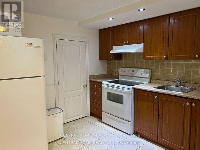 Building Photo - 20 Goulding Ave