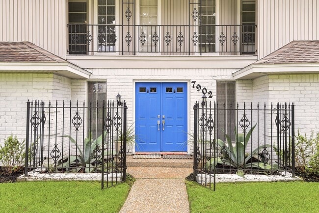 Foto del edificio - 7902 Lichen Ln