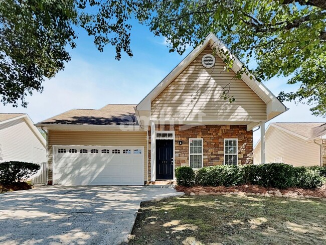 Building Photo - 121 Cameron Way Cir