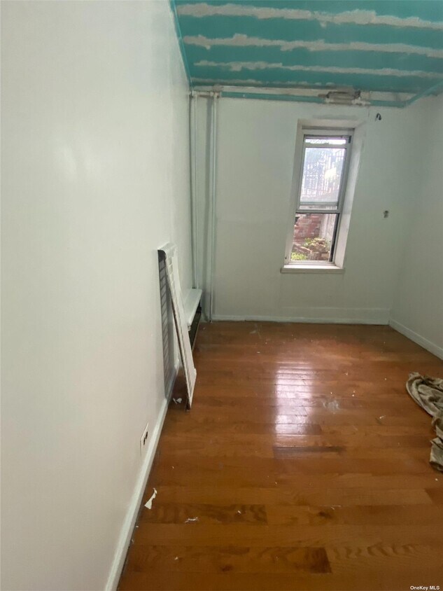 Foto del edificio - 93-02 177th St