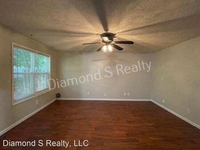 Building Photo - 3 br, 1 bath House - 3057 West Harrison St...