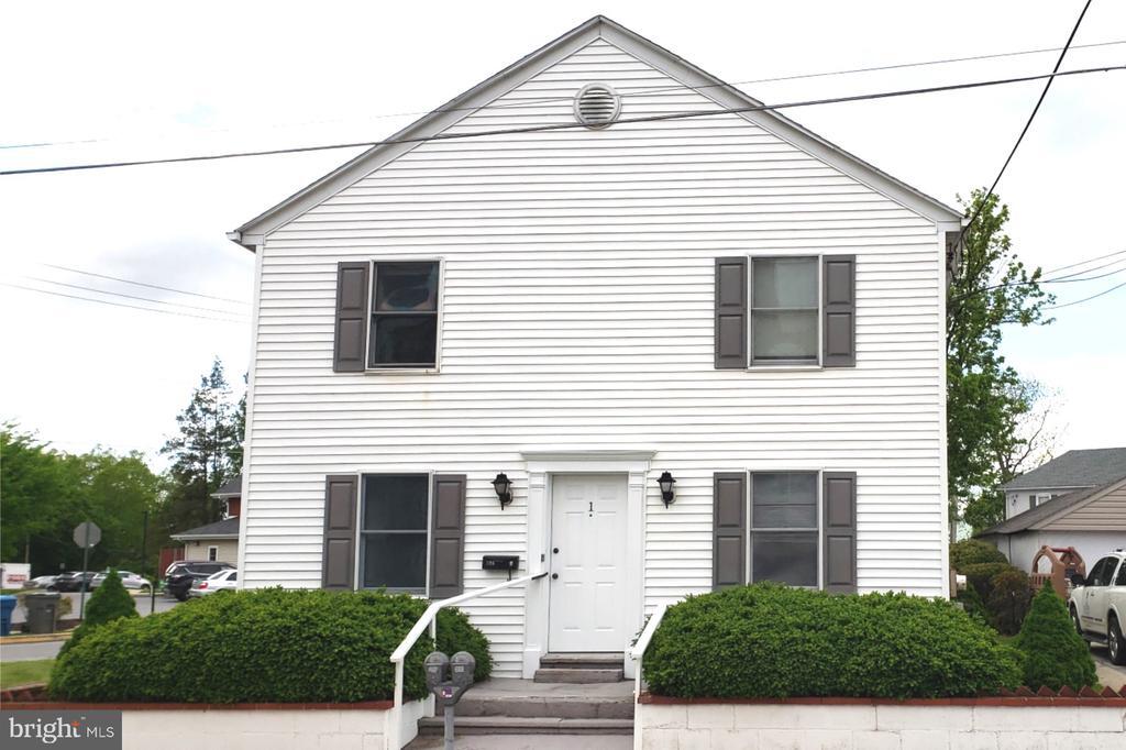 Primary Photo - 205 E Locust St