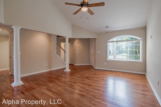 Foto del edificio - 3 br, 2.5 bath House - 5 Pelham Springs Pl