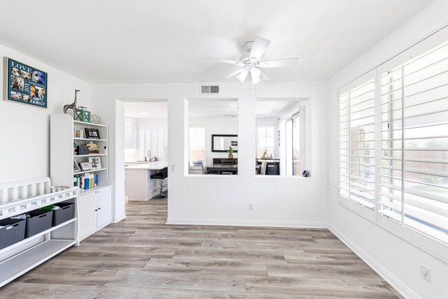 Building Photo - 3 Bedroom Home in Eastlake Greens!