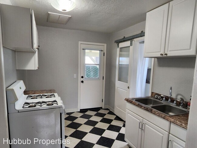 Building Photo - 1 br, 1 bath House - 2156 Howard St.