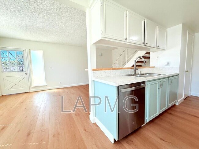Building Photo - 597 Paseo La Perla
