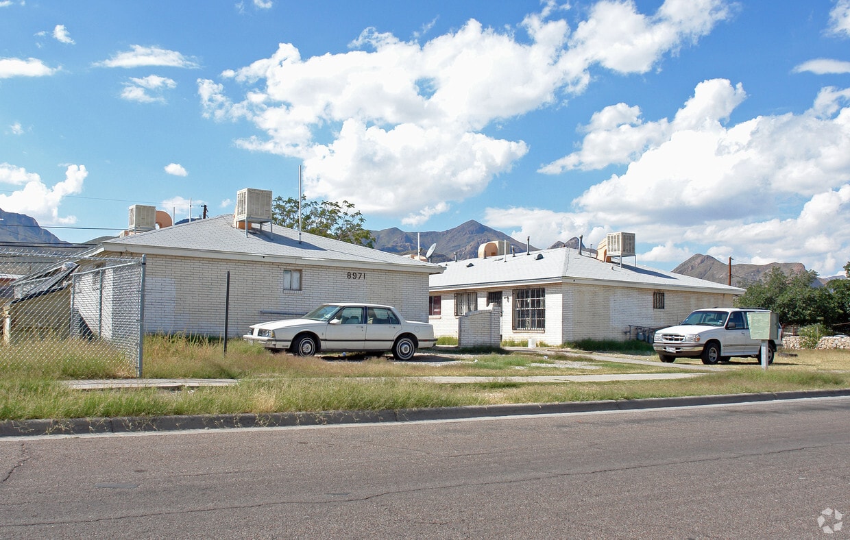 Building Photo - 8971 Norton St