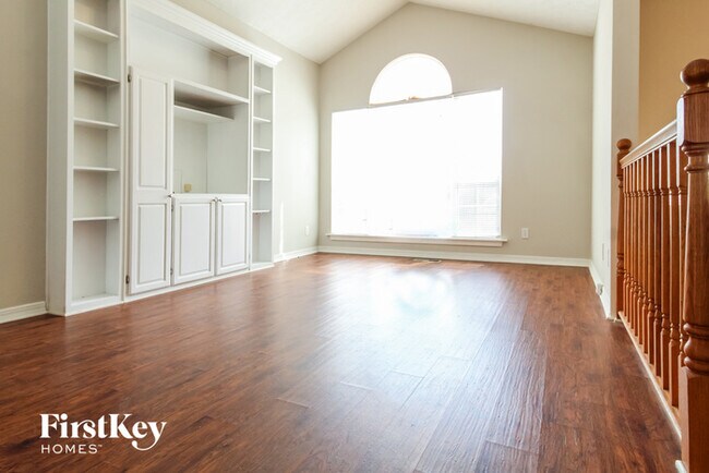 Foto del edificio - 6213 Ivy Springs Dr