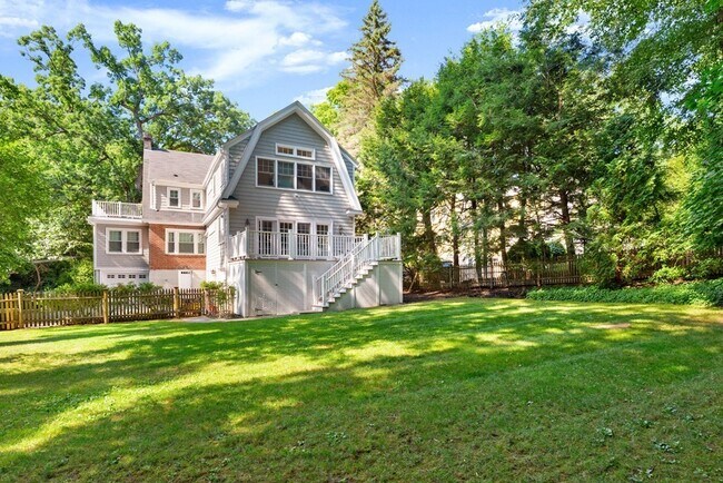Building Photo - 28 Hillside Rd