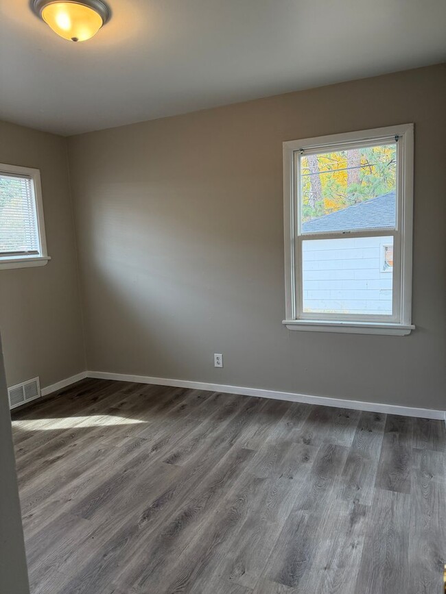 Foto del edificio - Duplex for Rent