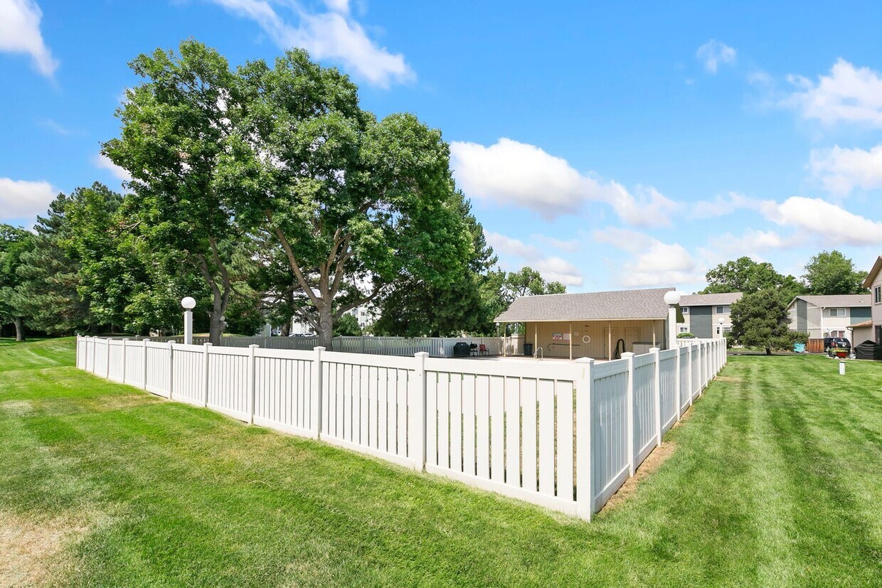 Building Photo - 2606 Davidson Dr